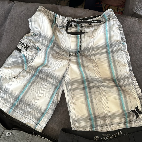 Youth Shorts size 8 and 10. You get all 3. New Volocom - Picture 7 of 7